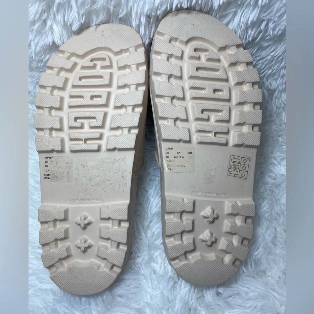 Coach elegant cream
